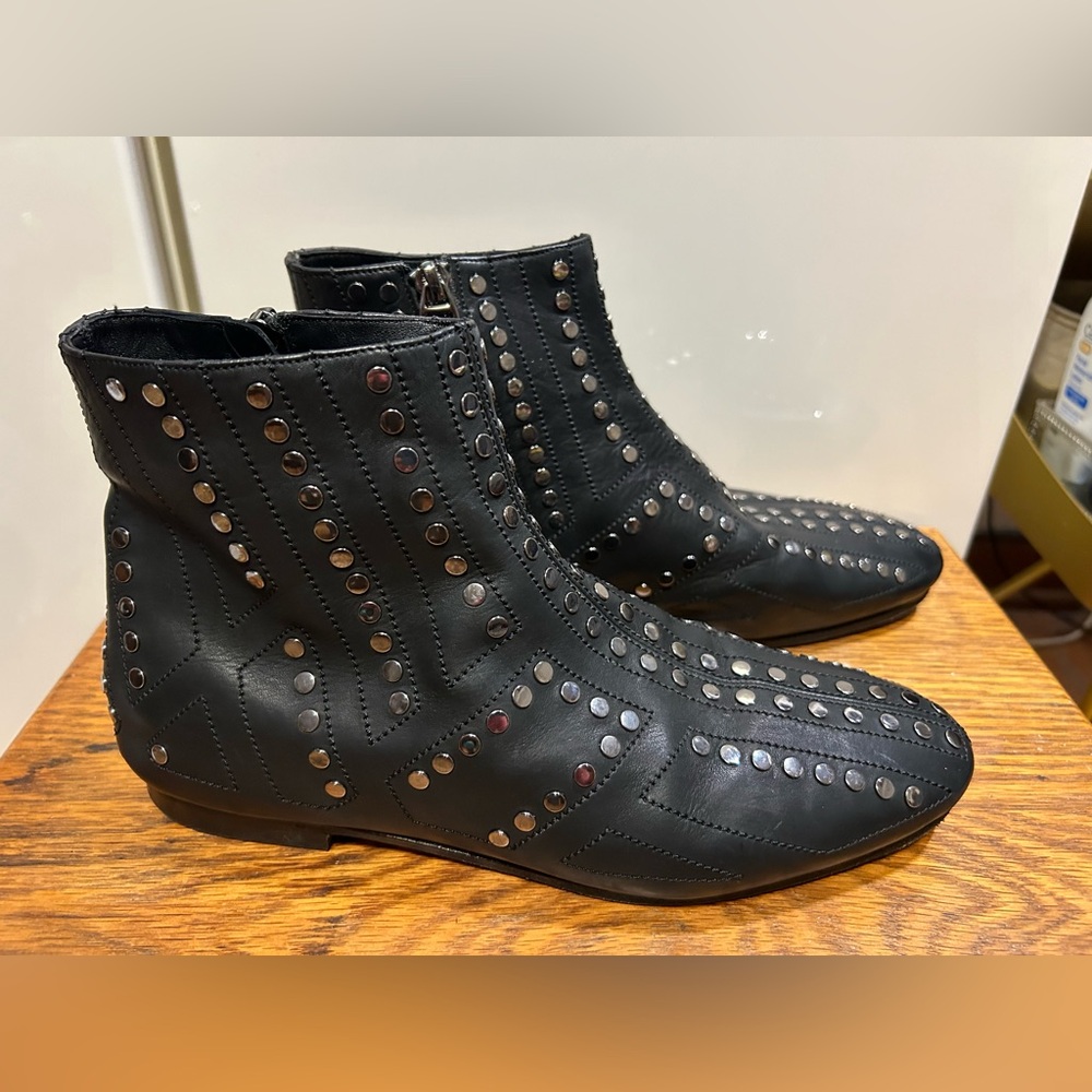 Bally leather studded Chelsea boots. So stylish and buttery 37.5